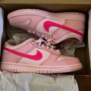 NEW nike dunks